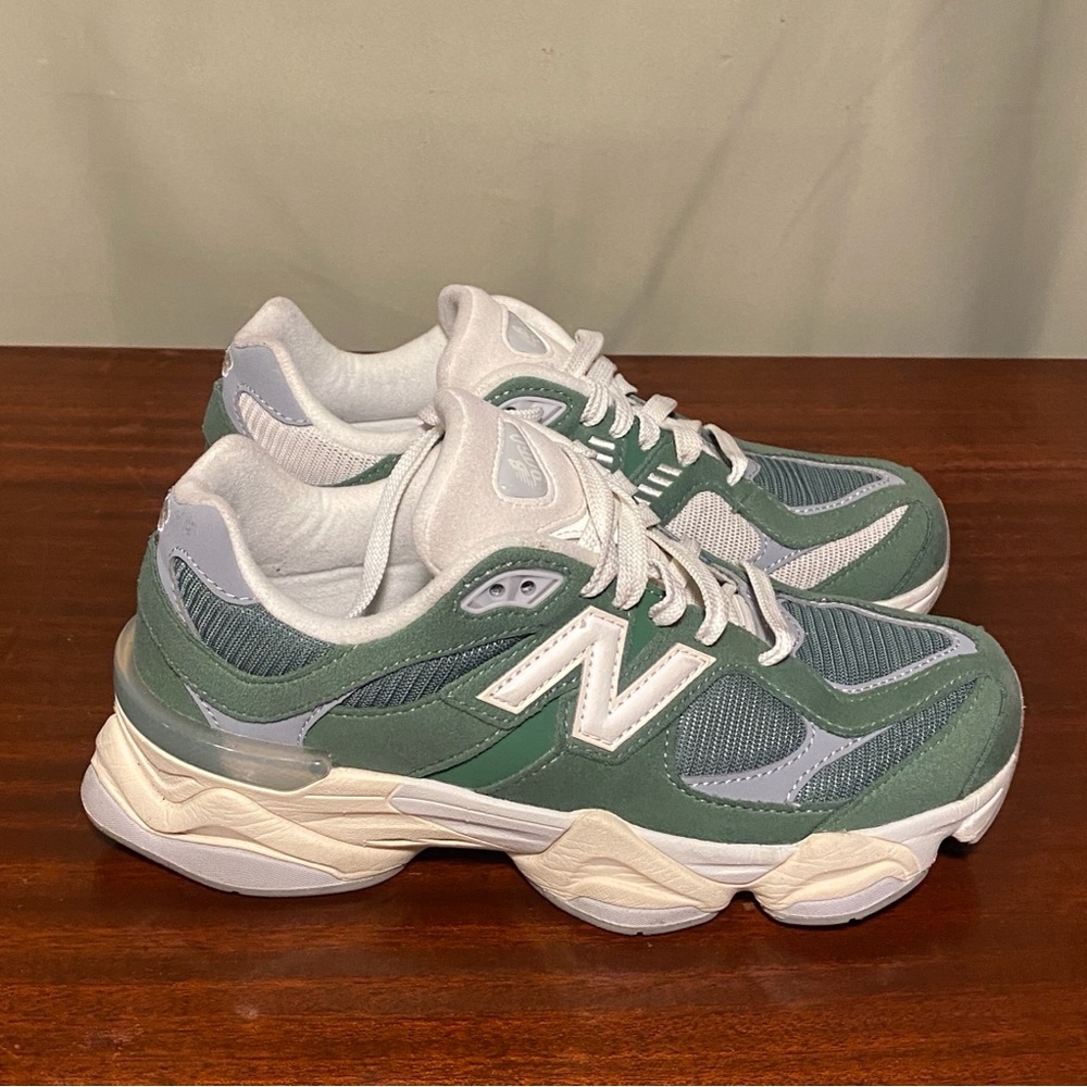 New Balance 9060  Nori Green/Bone M GC9060VG  Big Kid 5.5/Women’s 7 - Picture 3 of 8
